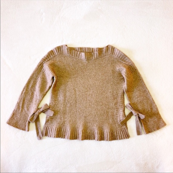 Lucky Brand Sweaters - Lucky Brand sweater with belle sleeves and bow S
